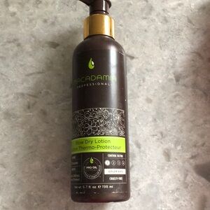 NEW - Macadamia- Blow dry lotion